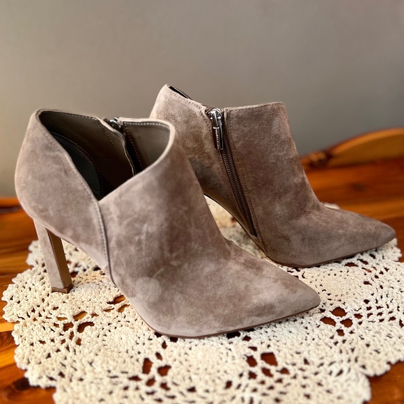 Women’s Suede Bootie w/ heel - Picture 2 of 2